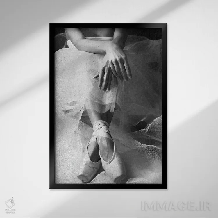 تابلو دکوراتیو انتظار اثر روبرتا نوزا - نمای قابدار مشکی