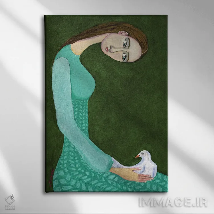 تابلو دکوراتیو خانمی نشسته همراه با کبوتر سفید اثر شارین بورسیک - نمای روبهرو روی دیوار