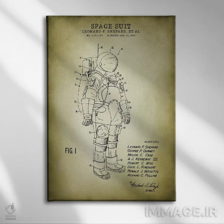 تابلو دکوراتیو لباس فضانوردی I اثر پتنت پرینت استور - نمای روبهرو روی دیوار