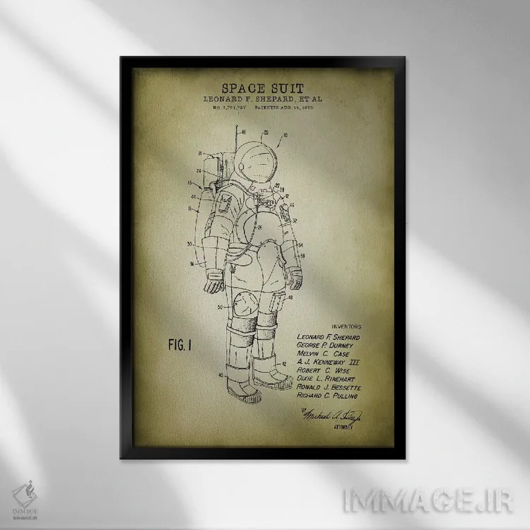 تابلو دکوراتیو لباس فضانوردی I اثر پتنت پرینت استور - نمای قابدار مشکی