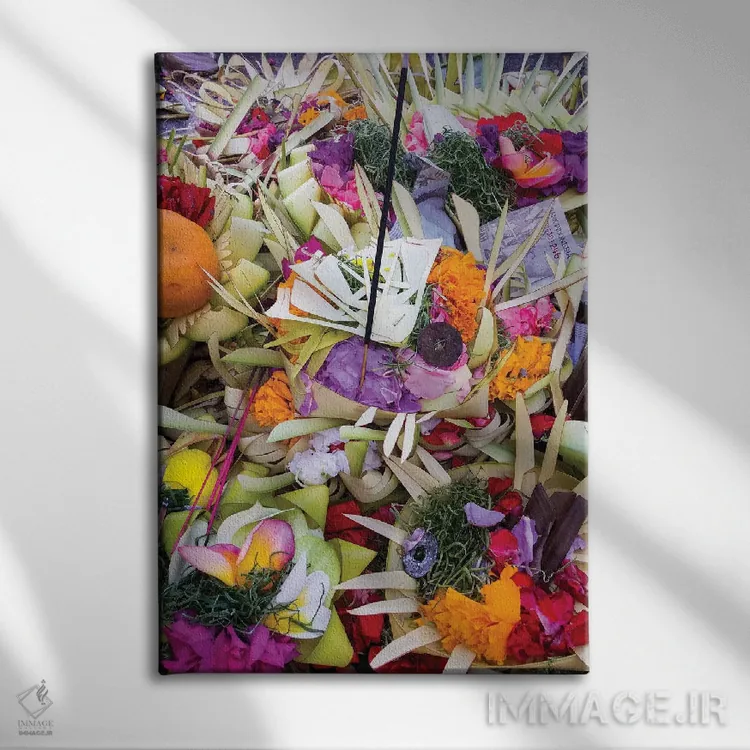 تابلو دکوراتیو نذری بالی به خدایان اثر مارک پائولدا - نمای روبهرو روی دیوار