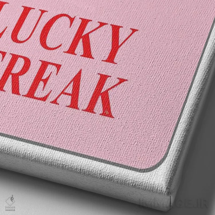 تابلو دکوراتیو کارت رشته خوش شانسی اثر مارتینا پاولوا - نمای نزدیک بافت بوم