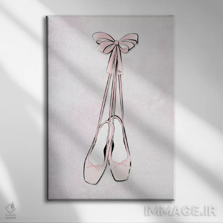 تابلو مینیمال کفش باله اثر مارتینا پاولوا - نمای روبهرو روی دیوار