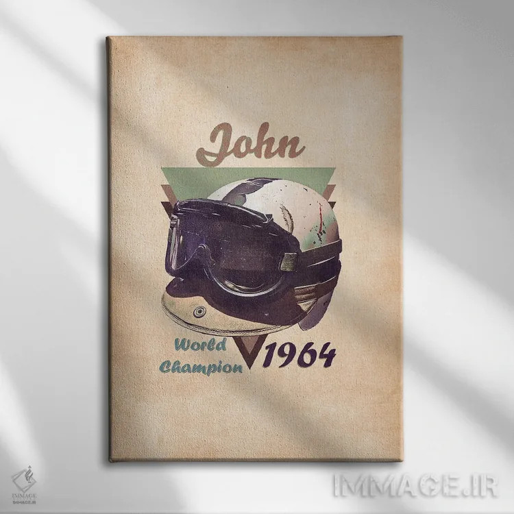 تابلو دکوراتیو کلاه ایمنی رتو جان سرتیس اثر پاپ کالت پوسترز - نمای روبهرو روی دیوار