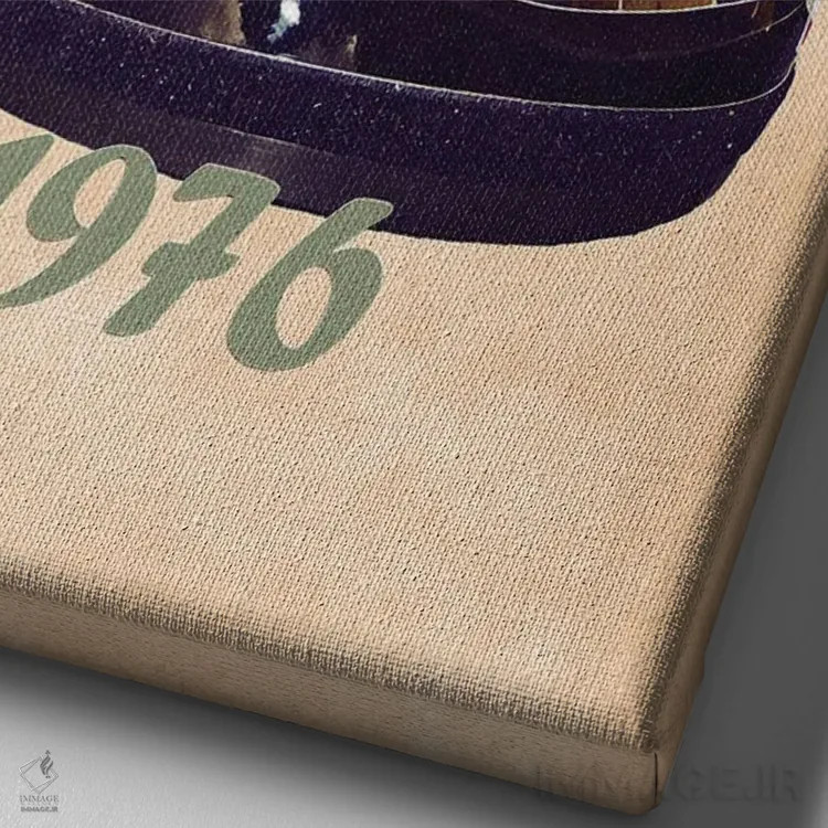 تابلو دکوراتیو کلاه ایمنی رتو جیمز هانت اثر پاپ کالت پوسترز - نمای نزدیک بافت بوم