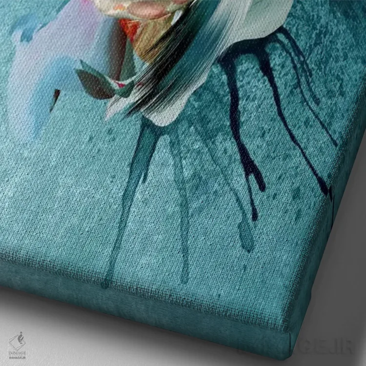تابلو دکوراتیو زنان اثر ریزا پکر - نمای نزدیک بافت بوم