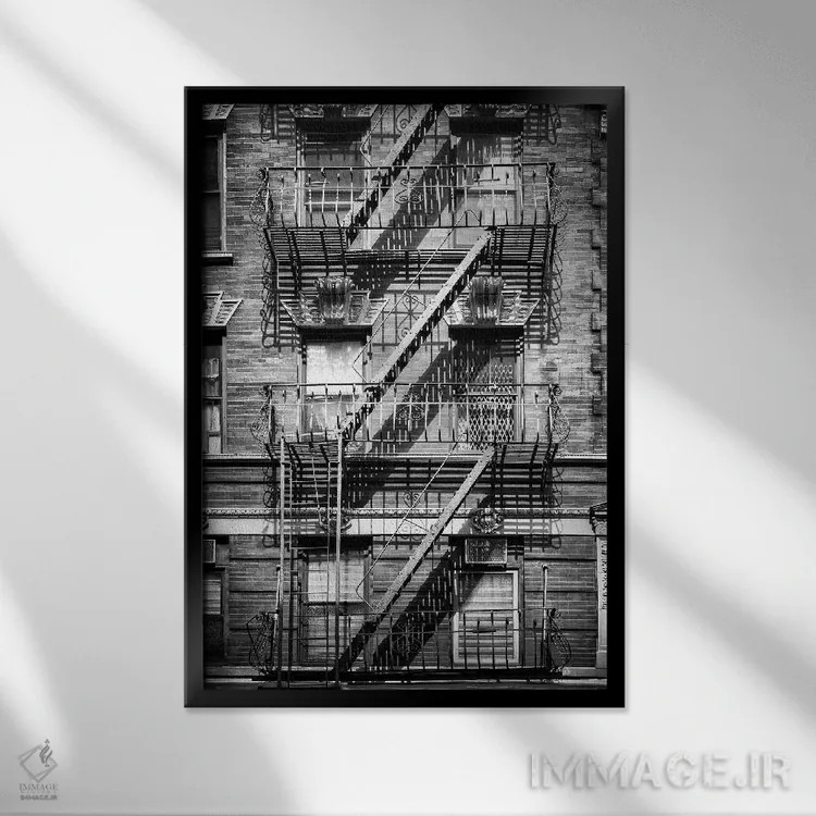تابلو دکوراتیو " façade با فرار آتش" اثر فیلیپ هوگونار - نمای قابدار مشکی