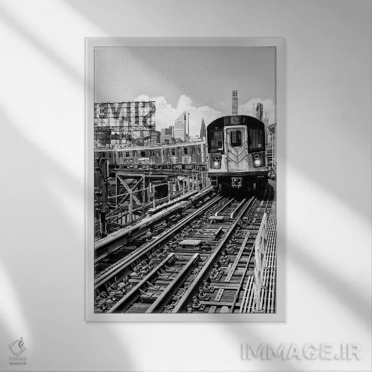 تابلو دکوراتیو خط ۷ کوئینز اثر فیلیپ هوگونار - نمای قابدار سفید