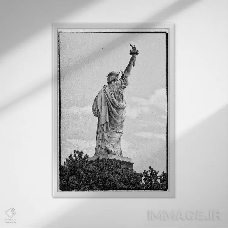 تابلو دکوراتیو مجسمه آزادی III اثر فیلیپ هوگونار - نمای قابدار سفید