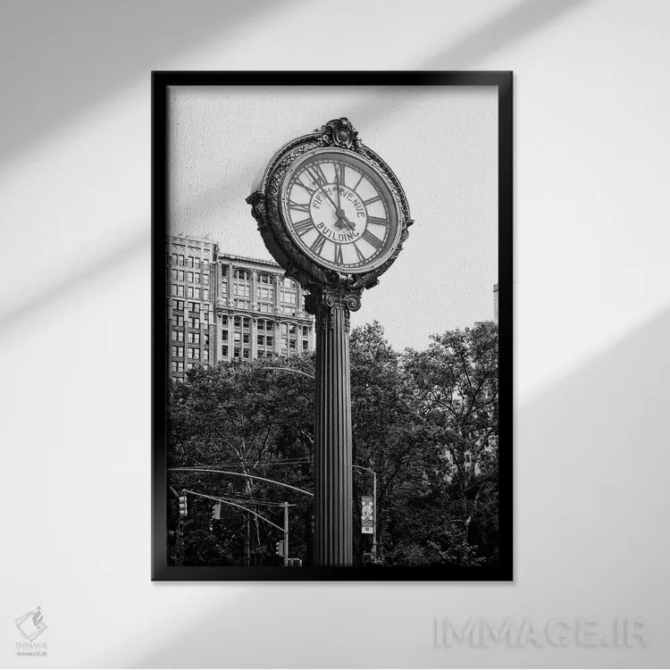 تابلو دکوراتیو ساعت خیابان پنجم اثر فیلیپ هوگونار - نمای قابدار مشکی