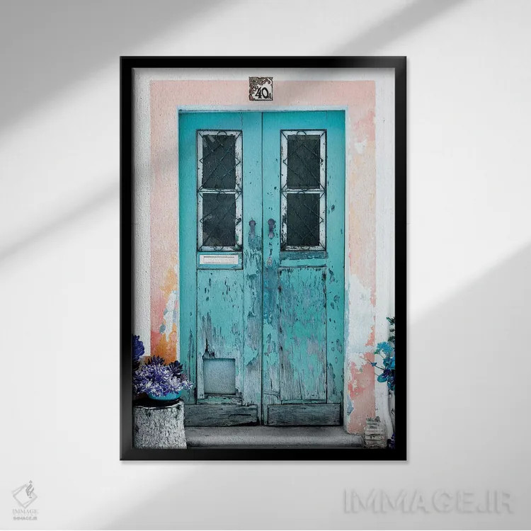 تابلو دکوراتیو "در قدیمی فیروزه ای" اثر فیلیپ هوگونار - نمای قابدار مشکی