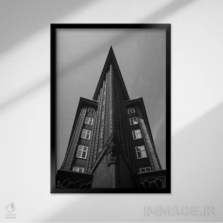 تابلو دکوراتیو Chilehaus, Hamburg, Germany" - "نمای پایین از یک ساختما… اثر پانورامیک ایمجز - نمای قابدار مشکی