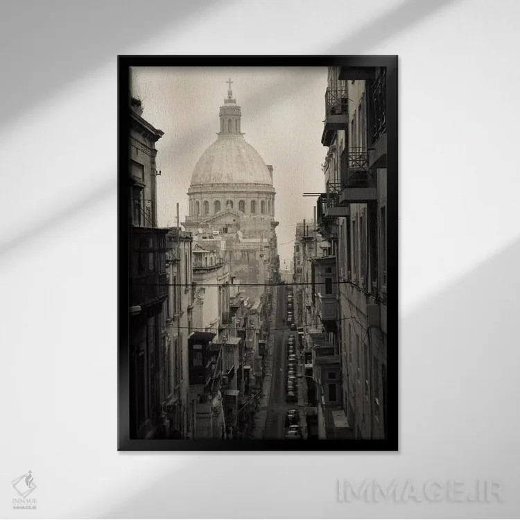 تابلو دکوراتیو Triq Iz-Zekka, Valletta, Malta" - "ساختمان ها در امتداد… اثر پانورامیک ایمجز - نمای قابدار مشکی