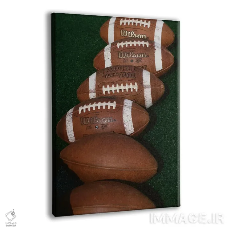 تابلو دکوراتیو ردیفی از توپ های فوتبال استفاده شده، میدان بلیک در استا… اثر پانورامیک ایمجز - نمای پرسپکتیو محصول