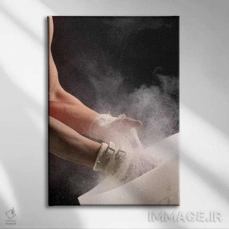 تابلو دکوراتیو ژیمناست مرد در حال گذاشتن گچ روی دست های خود، جزیره بین… اثر پانورامیک ایمجز - نمای روبهرو روی دیوار