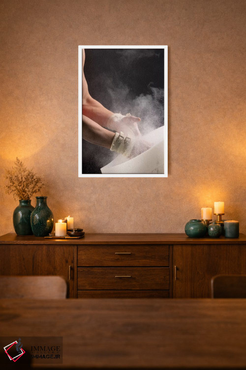 تابلو دکوراتیو ژیمناست مرد در حال گذاشتن گچ روی دست های خود، جزیره بین… اثر پانورامیک ایمجز - D1W