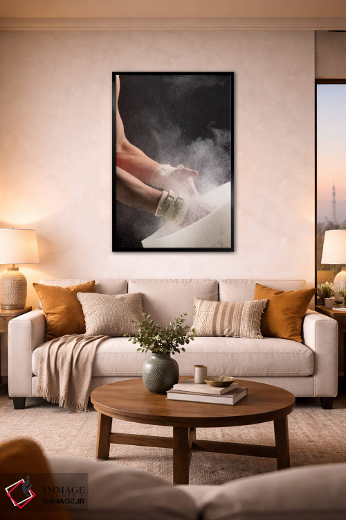 تابلو دکوراتیو ژیمناست مرد در حال گذاشتن گچ روی دست های خود، جزیره بین… اثر پانورامیک ایمجز - D2B