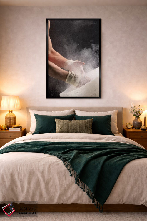 تابلو دکوراتیو ژیمناست مرد در حال گذاشتن گچ روی دست های خود، جزیره بین… اثر پانورامیک ایمجز - D3B