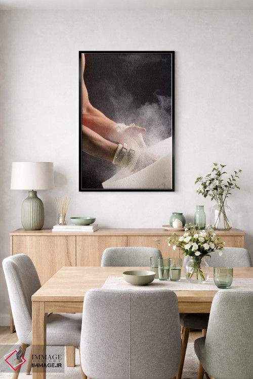 تابلو دکوراتیو ژیمناست مرد در حال گذاشتن گچ روی دست های خود، جزیره بین… اثر پانورامیک ایمجز - D6B