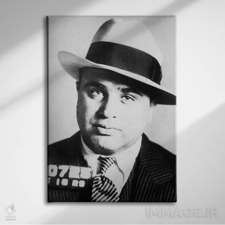 تابلو دکوراتیو عکس مخصوص زندان از گانگستر شیکاگو، آل کاپون، دهه ۱۹۲۰ اثر پانورامیک ایمجز - نمای روبهرو روی دیوار