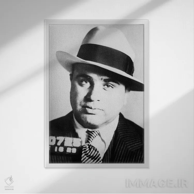 تابلو دکوراتیو عکس مخصوص زندان از گانگستر شیکاگو، آل کاپون، دهه ۱۹۲۰ اثر پانورامیک ایمجز - نمای قابدار سفید