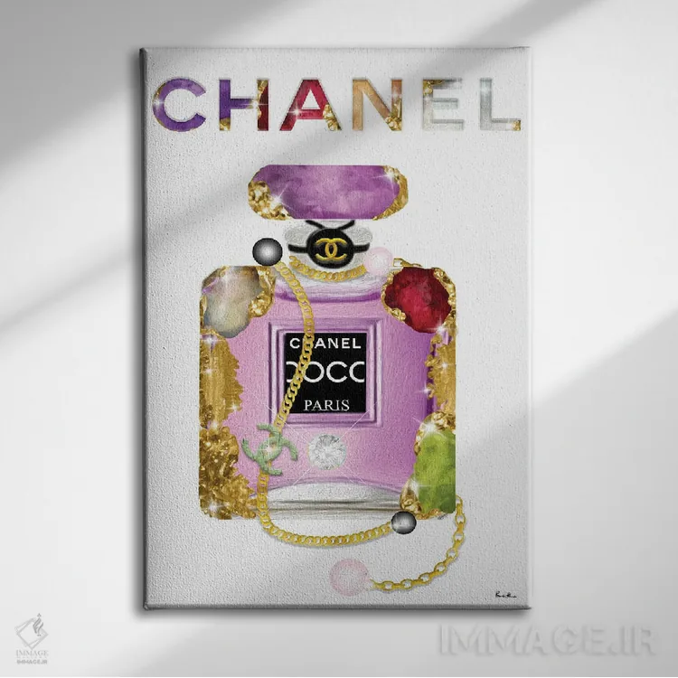 تابلو دکوراتیو همه چیز درباره جواهرات و بطری عطر مد است اثر پوماکای بارون - نمای روبهرو روی دیوار