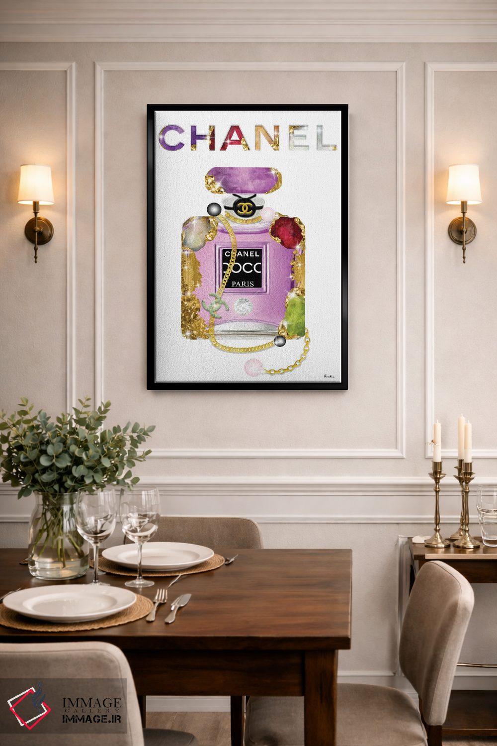 تابلو دکوراتیو همه چیز درباره جواهرات و بطری عطر مد است اثر پوماکای بارون - D2B