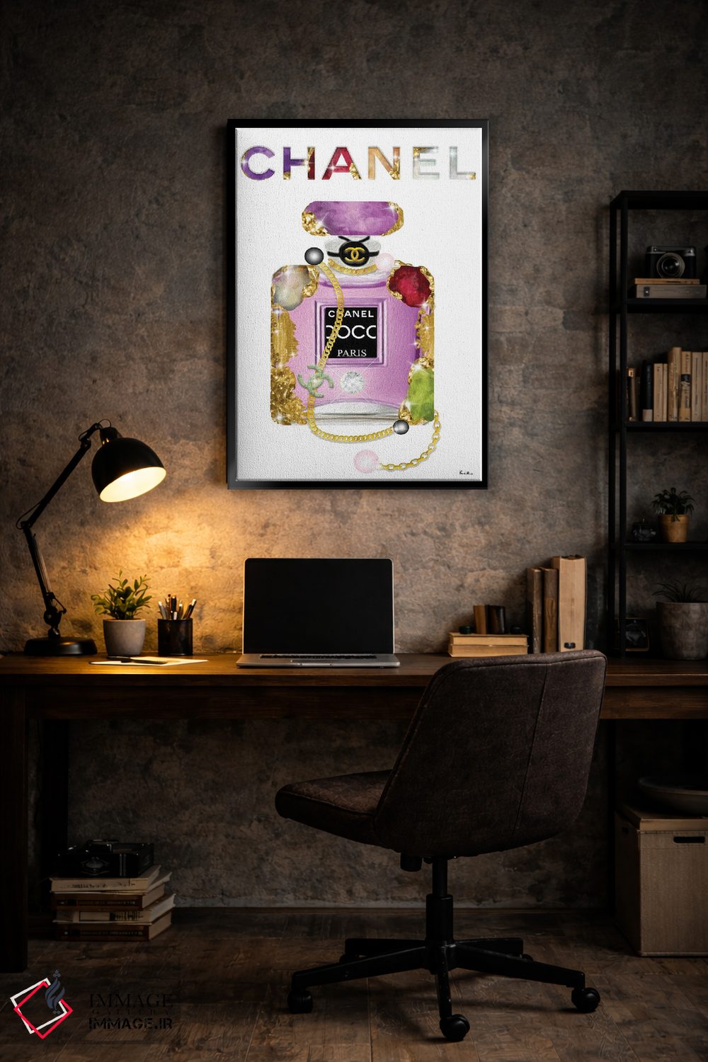 تابلو دکوراتیو همه چیز درباره جواهرات و بطری عطر مد است اثر پوماکای بارون - D6B