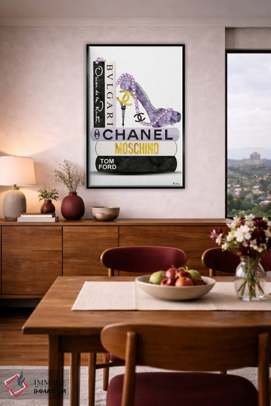 تابلو دکوراتیو Black & Gold High Heel On Fashion Book Stack,کفش پاشنه بل… اثر پوماکای بارون - D5B