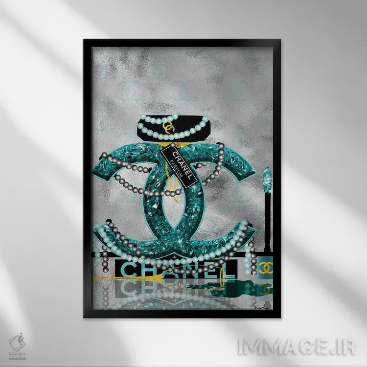 تابلو دکوراتیو شب های دیرهنگام با شنل ۱ اثر پوماکای بارون - نمای قابدار مشکی