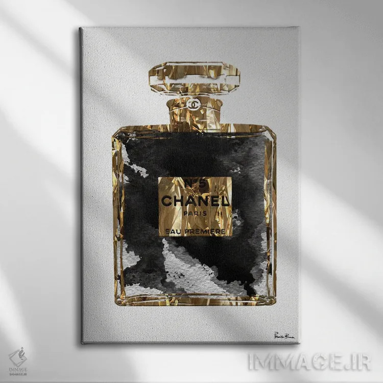 تابلو دکوراتیو هنر شیشه عطر طلایی مشکی مسی III اثر پوماکای بارون - نمای روبهرو روی دیوار