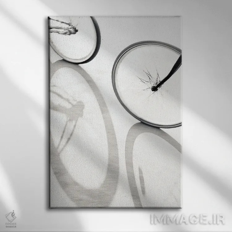 تابلو مینیمال چرخه اثر آپریل رولند - نمای روبهرو روی دیوار