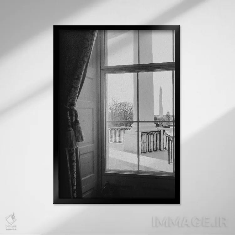 تابلو دکوراتیو نمای داخلی اثر آپریل رولند - نمای قابدار مشکی