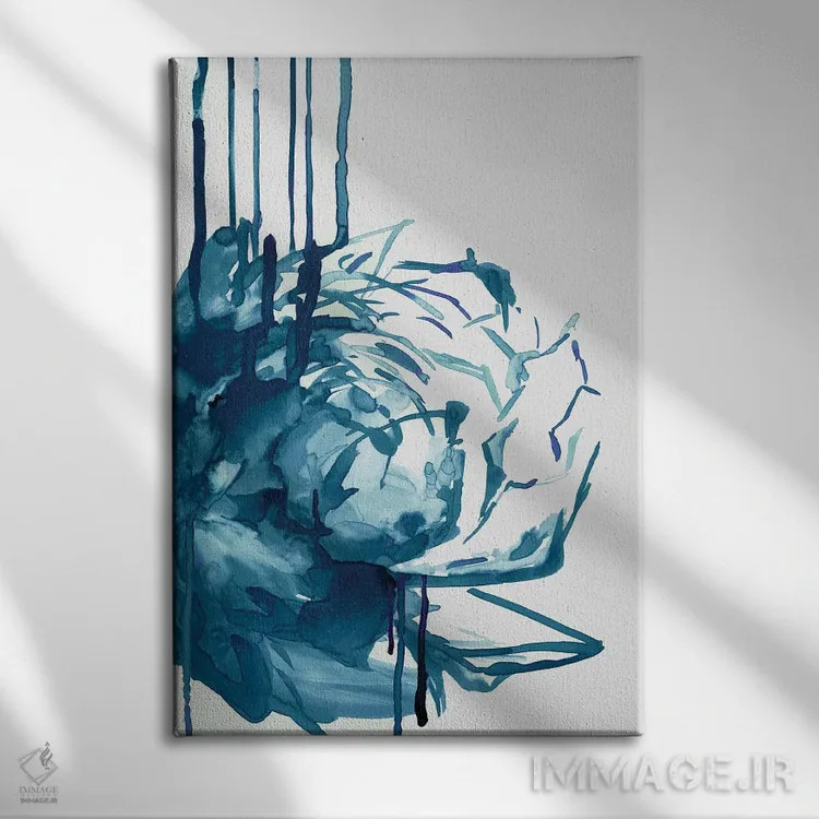 تابلو انتزاعی چکه گل آبی اثر پی آی استودیو - نمای روبهرو روی دیوار