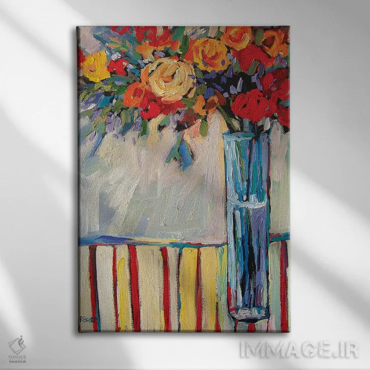 تابلو دکوراتیو طبیعت بی جان با گلدان و گل ها روی رومیزی راه راه قرمز اثر پتی بیکر - نمای روبهرو روی دیوار