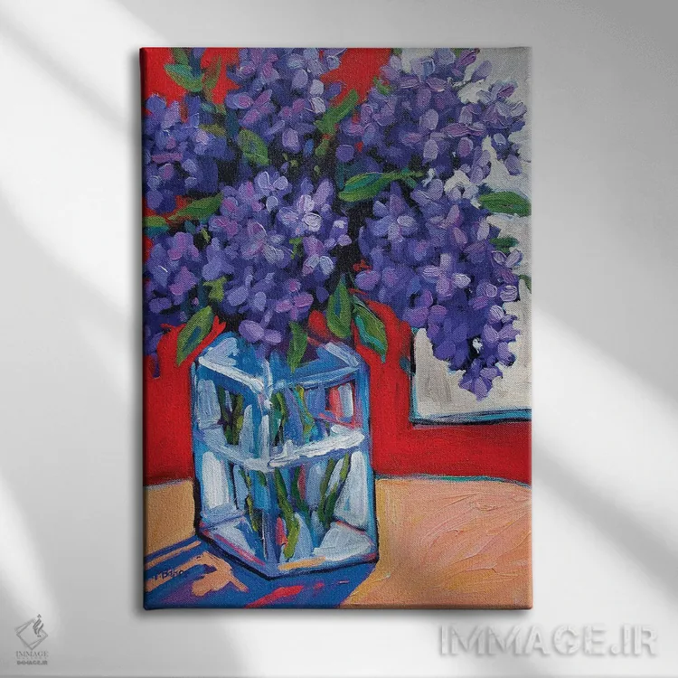 تابلو دکوراتیو طبیعت بی جان با یاس بنفش اثر پتی بیکر - نمای روبهرو روی دیوار
