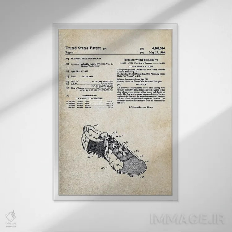 تابلو دکوراتیو کفش فوتبال میخ دار اثر پتنت ۷۷ - نمای قابدار سفید