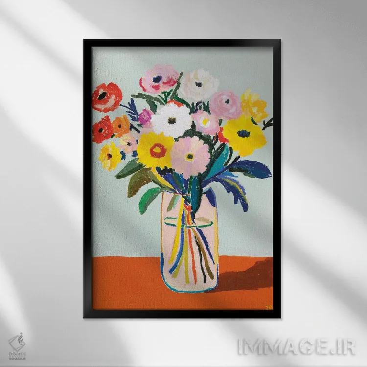 تابلو دکوراتیو دسته گل روی زمینه آبی اثر پرتی پینتر - نمای قابدار مشکی