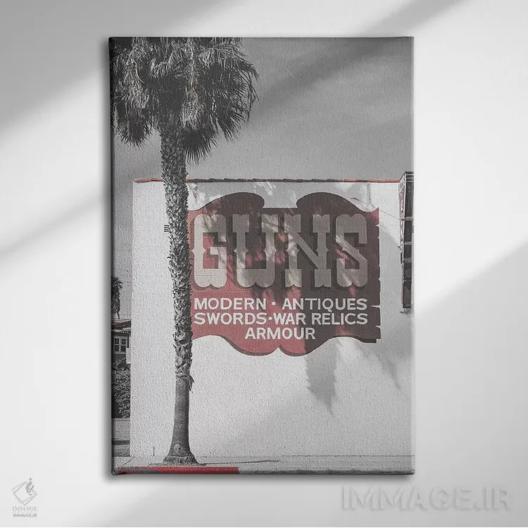 تابلوی قدیمی اسلحه اثر پیکسی پیپر - نمای روبهرو روی دیوار