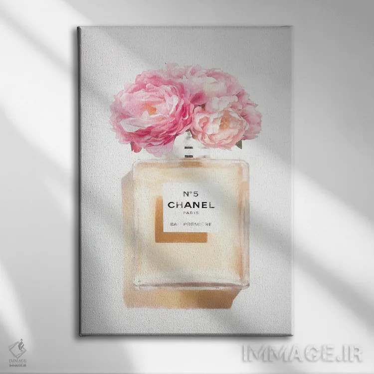 تابلو مدرن شیشه عطر صدتومانی اثر گریس دیجیتال آرت کو - نمای روبهرو روی دیوار