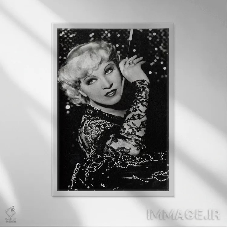 تابلو دکوراتیو ژست پشت شانه می وست اثر رادیو دیز - نمای قابدار سفید