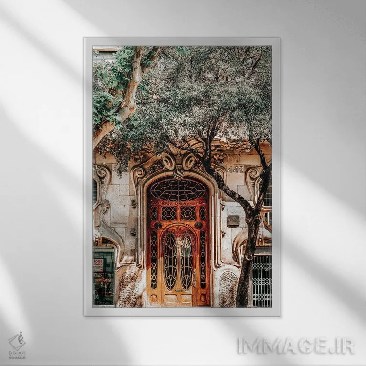تابلو دکوراتیو خانه کومالات بارسلونا اثر رادو برکان - نمای قابدار سفید
