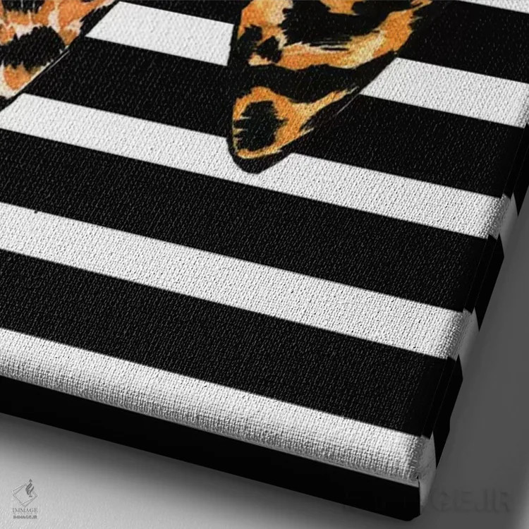 تابلو دکوراتیو کریستین لوبوتن و راه راه اثر رونگرونگ دوو - نمای نزدیک بافت بوم