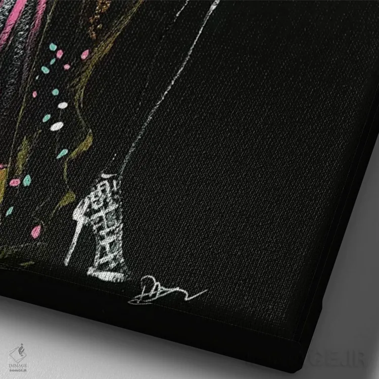 تابلو دکوراتیو طراحی الهام گرفته از مد اثر رونگرونگ دوو - نمای نزدیک بافت بوم