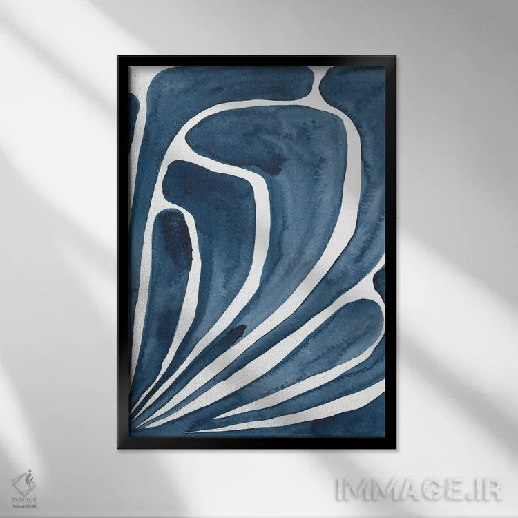 تابلو انتزاعی برگ آبی استیلیزه شماره ۲ اثر رجینا مور - نمای قابدار مشکی
