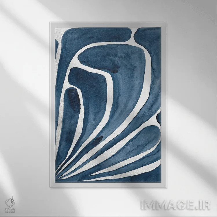 تابلو انتزاعی برگ آبی استیلیزه شماره ۲ اثر رجینا مور - نمای قابدار سفید