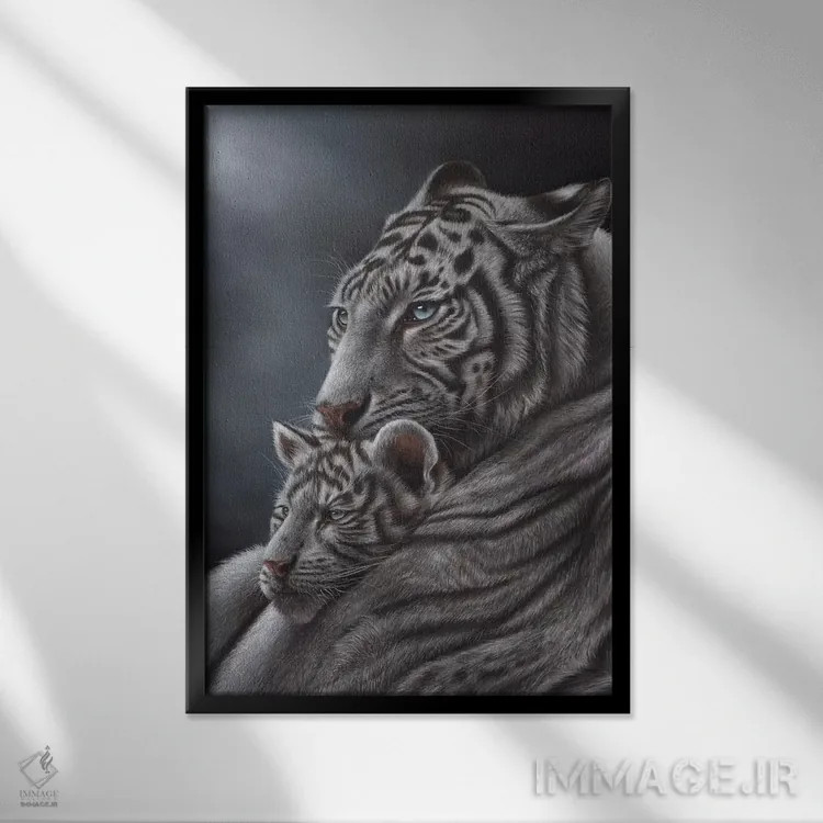 تابلو دکوراتیو ببر سفید اثر ریچارد مک وی - نمای قابدار مشکی
