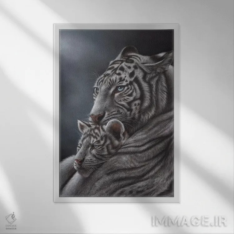 تابلو دکوراتیو ببر سفید اثر ریچارد مک وی - نمای قابدار سفید