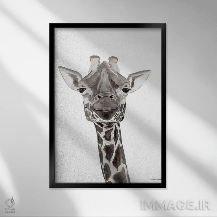 تابلو دکوراتیو زرافه سافاری در حال قایم باشک اثر ریچل نیمان - نمای قابدار مشکی