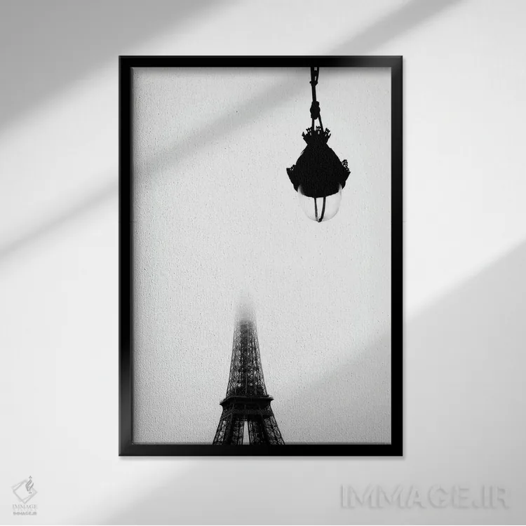 تابلو دکوراتیو برج ایفل در مه اثر رز پالنیسانو - نمای قابدار مشکی